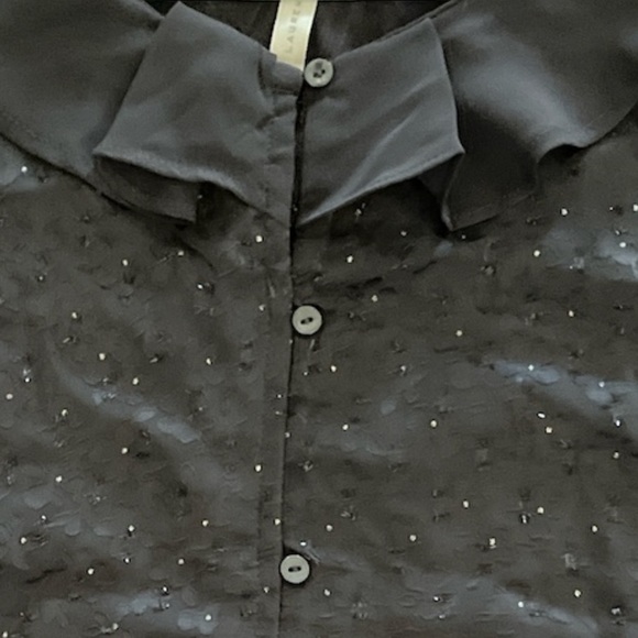 Lauren Conrad Medium Gray Flutter Shimmer Ruffled Neck Floral Overlay Top EUC! - Picture 9 of 9